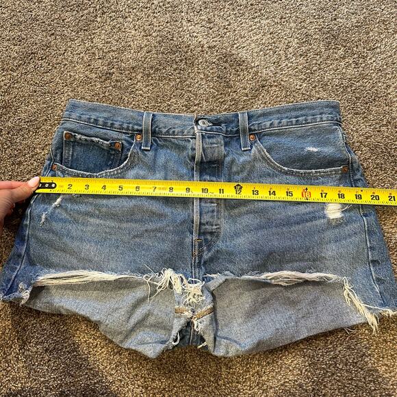 LEVI'S Women's 501 Original Short Size 33 In Oxnard Audio - Picture 10 of 12